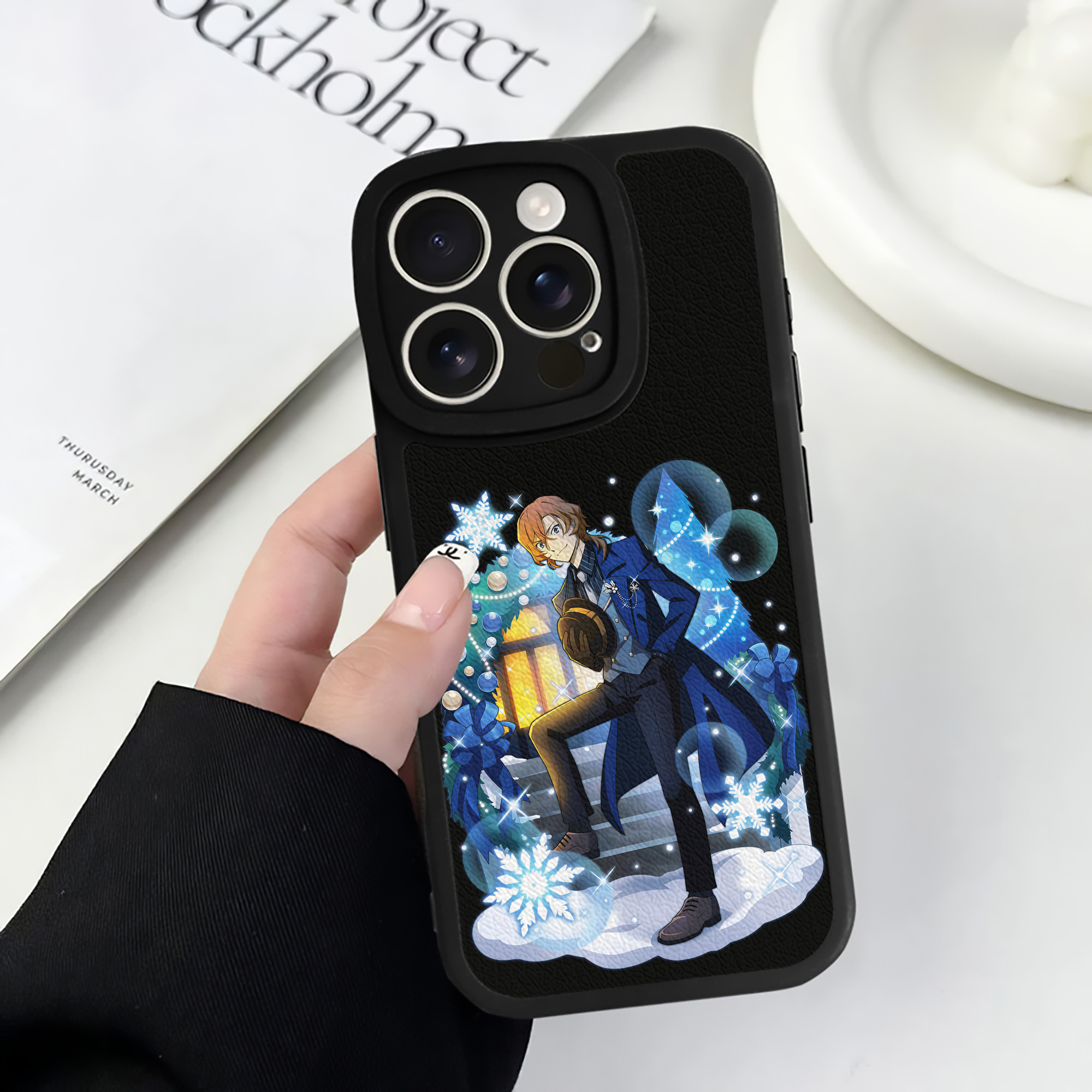 （画像用） 文豪ストレイドッグス Bungo Stray Dogs 【iPhone 16シリーズ対応】シリコンスマホケース（レザー調） 材質：シリコン